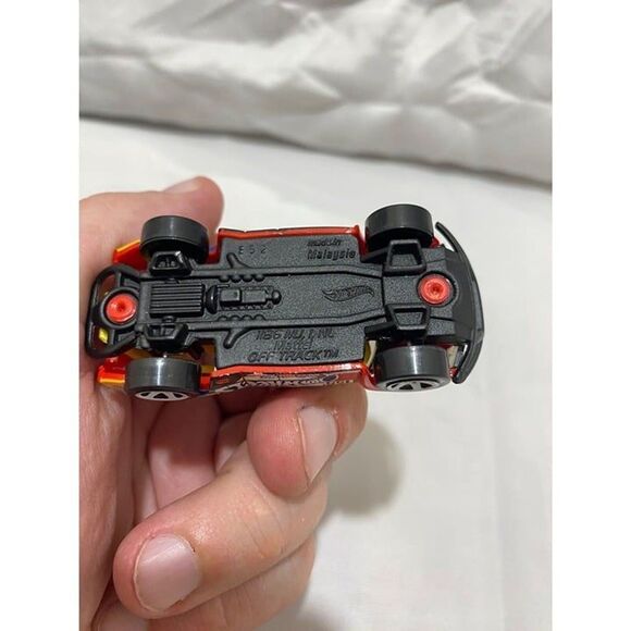 Hot Wheels Red Off Track #156 Truck Diecast 2012 1:64 Scale - Picture 10 of 11